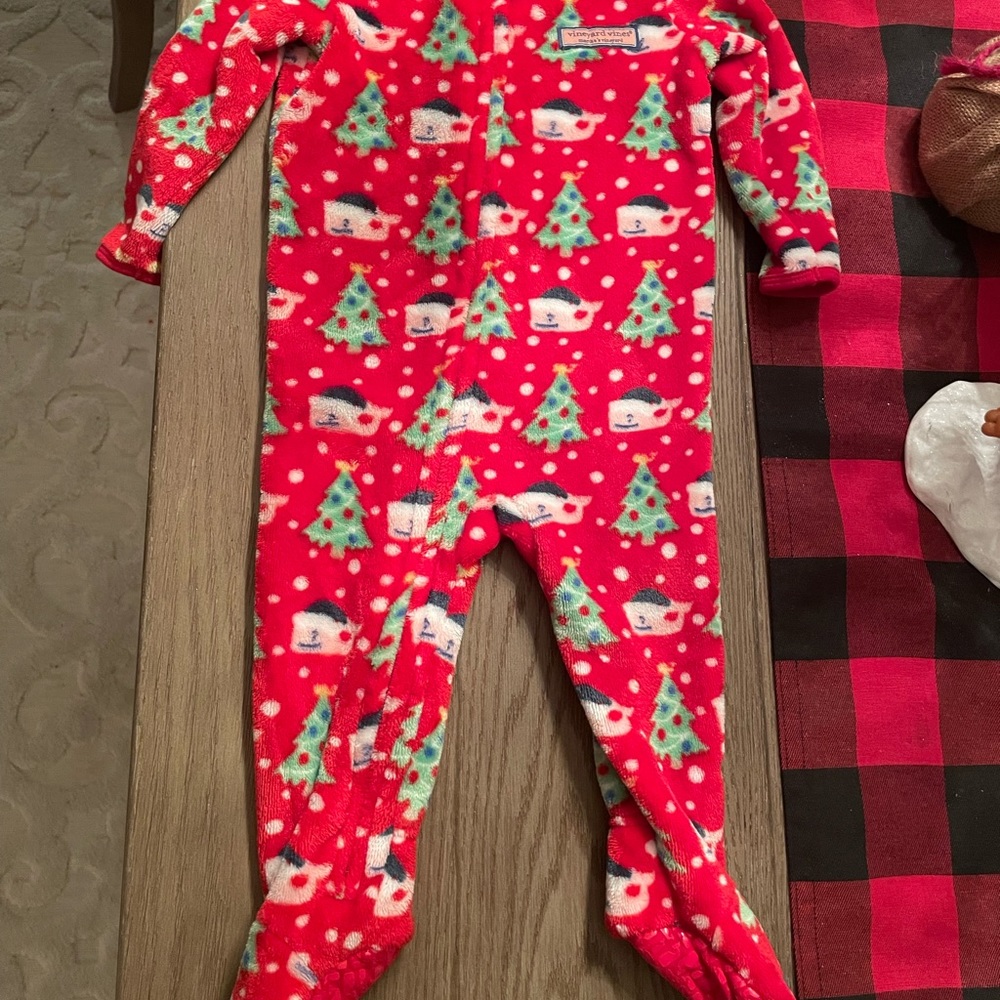 Vineyard Vines infant Christmas footed sleeper 6-12 months